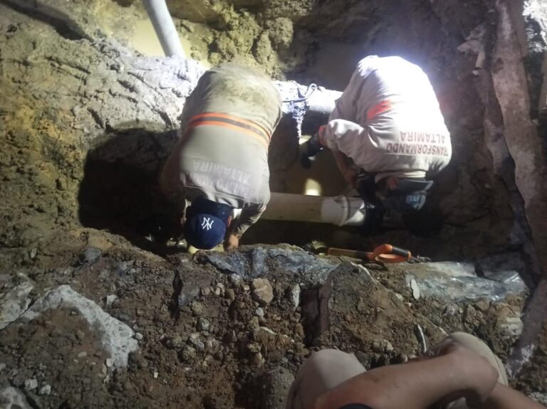 Atiende COMAPA Altamira reportes de fugas de agua en área urbana