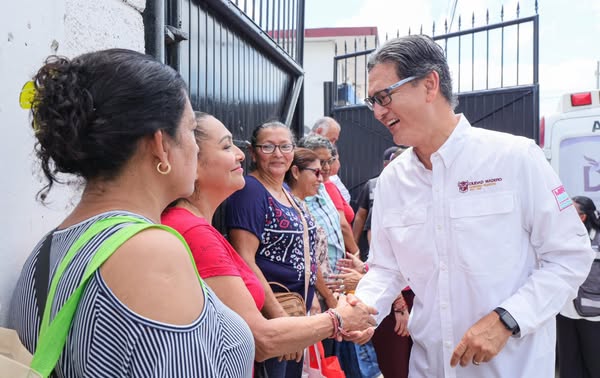 Dunia y Erasmo llevan apoyos a cientos de familias en jornada “Gobierno en tu Colonia