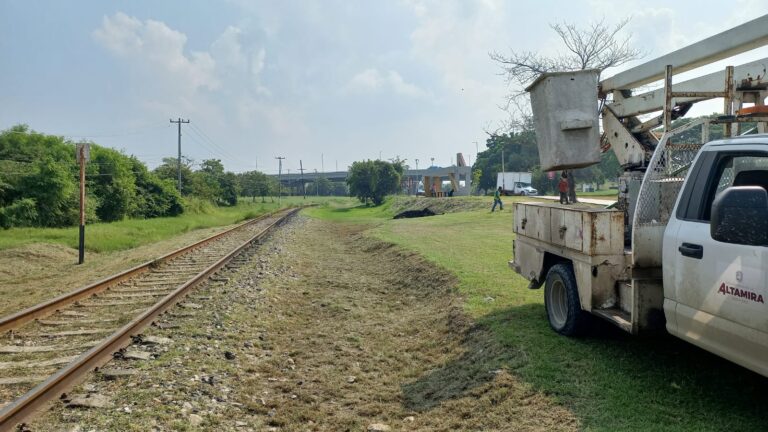 Altamira advierte a Ferromex: «Si no limpian, les vamos a parar el tren»