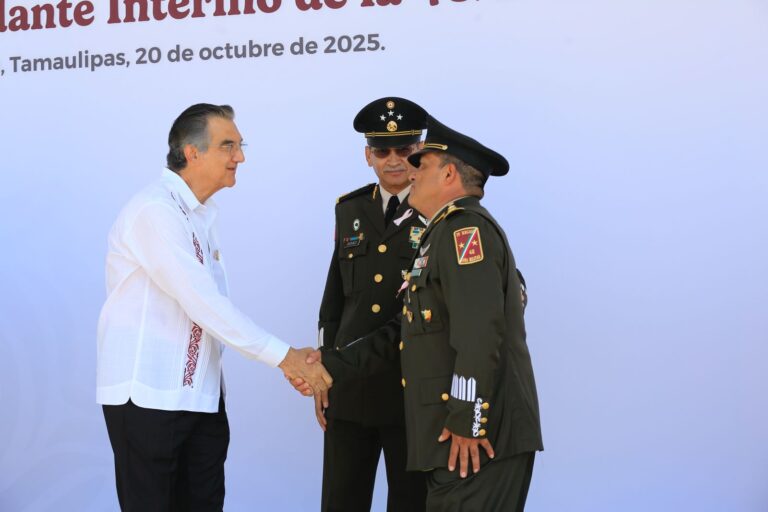 Asiste gobernador Américo Villarreal a toma de protesta del comandante interino de la 48 Zona Militar