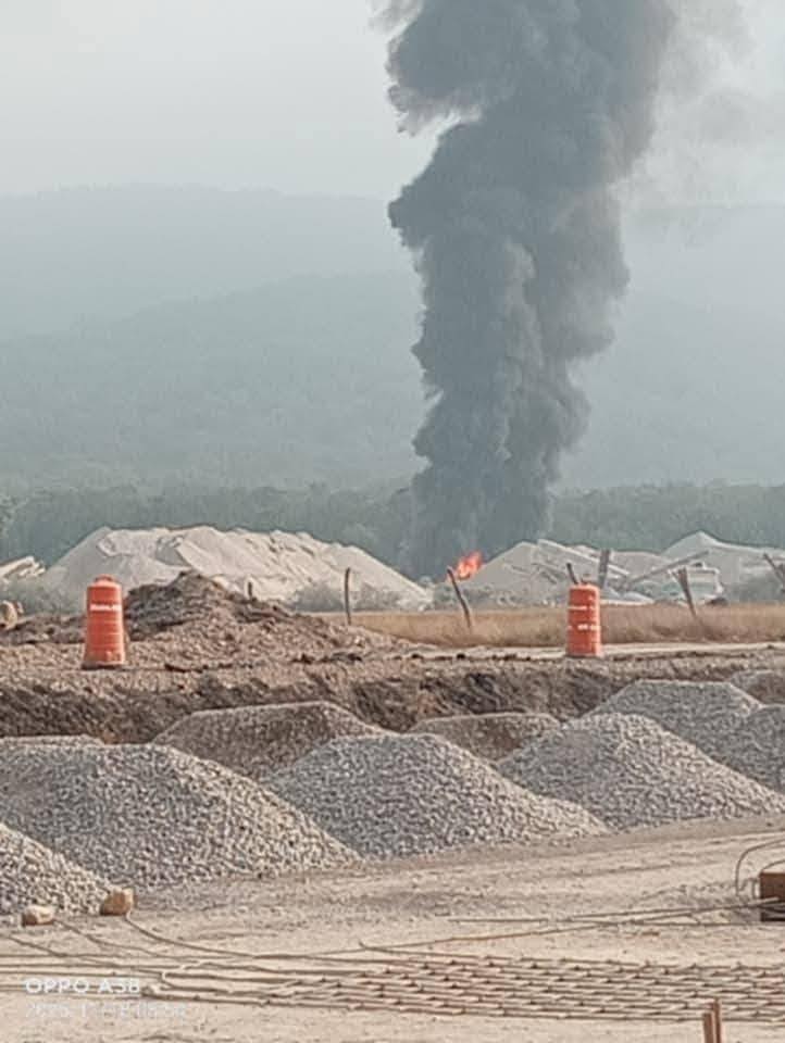 Fuerte incendio por explosión de pipa paraliza tramo Mante–Ocampo