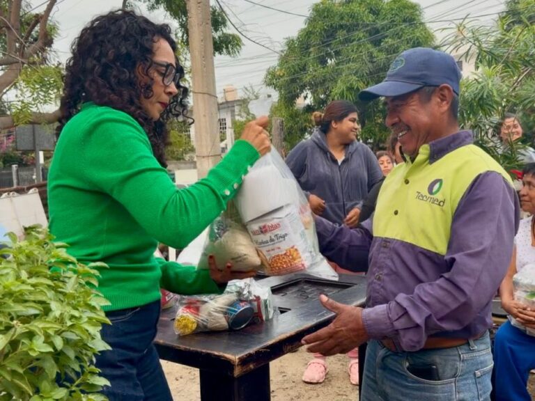 Entrega Cynthia Jaime apoyos alimentarios a familias de Ciudad Madero