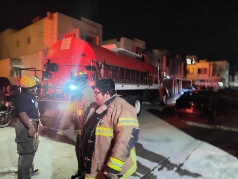 Dos personas con quemaduras graves tras incendio en vivienda