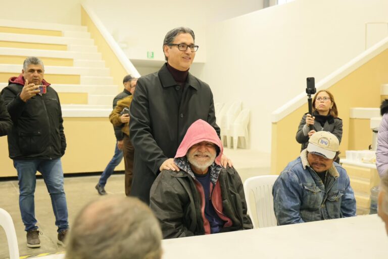 Dunia y Erasmo llaman a protegerse de la onda gélida, supervisan refugio temporal