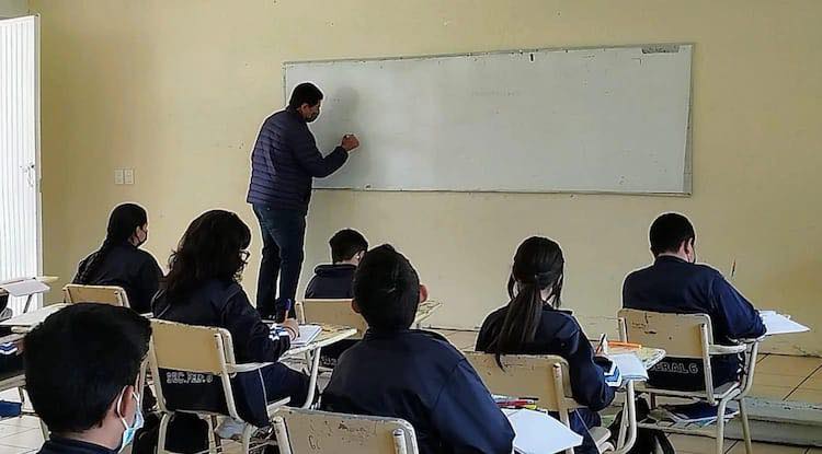 Con Nuevo Esquema de Evaluación Maestros Deben Actualizarse si Quieren Más Horas