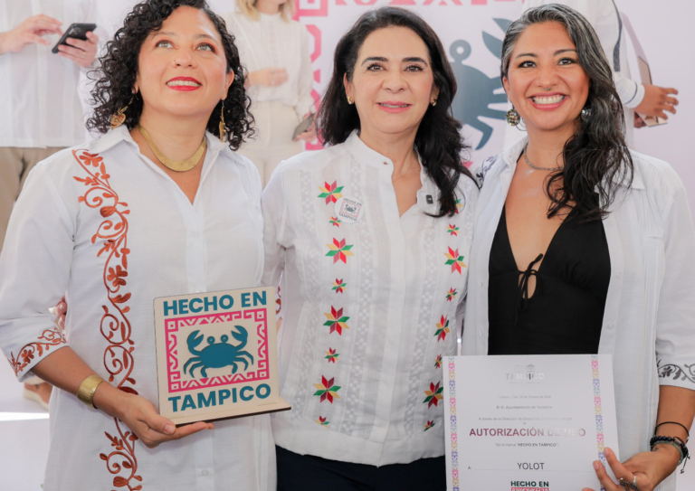 Monica Villarreal entrega Distintivos “Hecho en Tampico” a 70 empresarios locales.