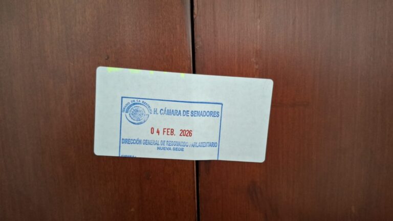 Descubren salón de belleza en el Senado; colocan sellos de resguardo