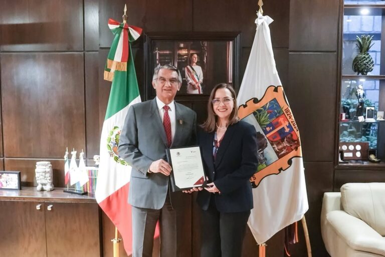 Entrega un gobernador 3 nuevos nombramientos de su gabinete