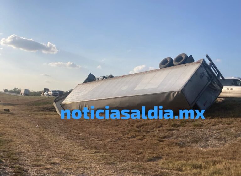 Choque múltiple deja tráiler volcado en carretera Tampico–Mante