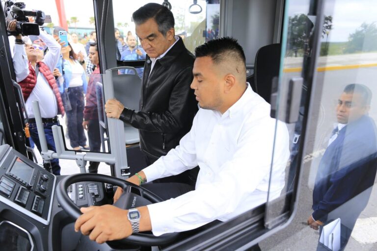 Supervisa gobernador unidades del nuevo sistema de transporte público de Tamaulipas