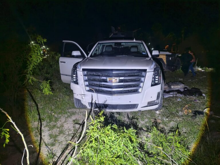Guardia Estatal asegura a ciudadano y vehículo con reporte de robo y armamento en Nuevo Laredo