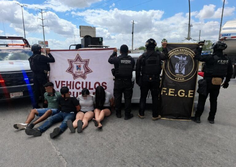 Persecución en Libramiento Monterrey deja cuatro detenidos y decomiso de arma y droga