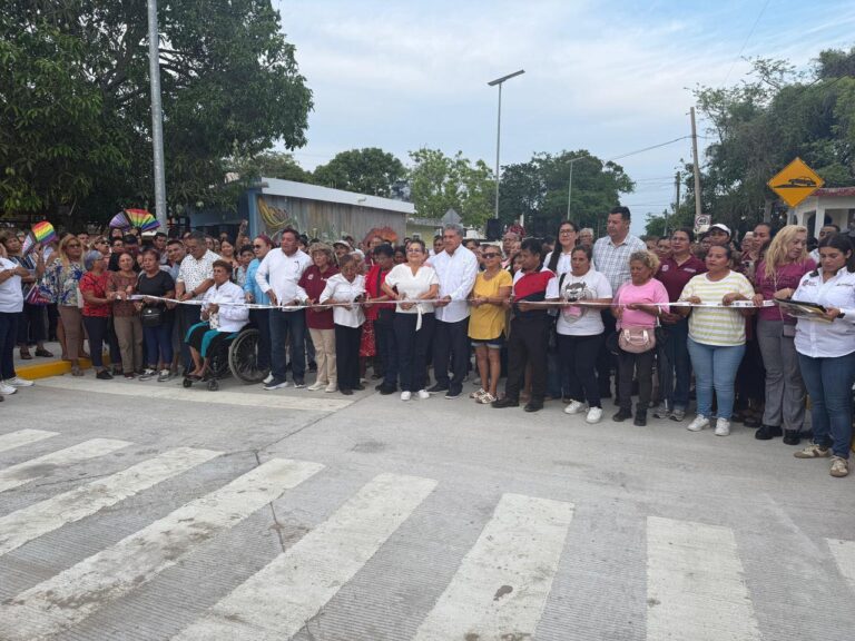 Entrega Armando Martínez obras de pavimentación por más de 7 millones de pesos