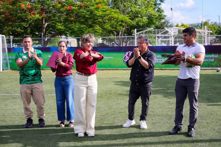 Reactiva SEBIEN cancha de futbol en el Parque Pajaritos*