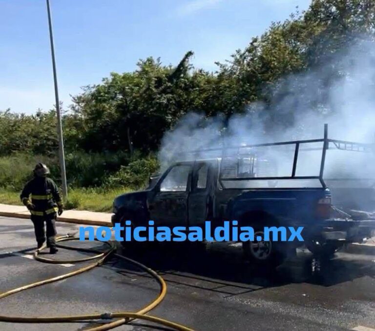 Camioneta termina calcinada tras incendio en brecha de Altamira