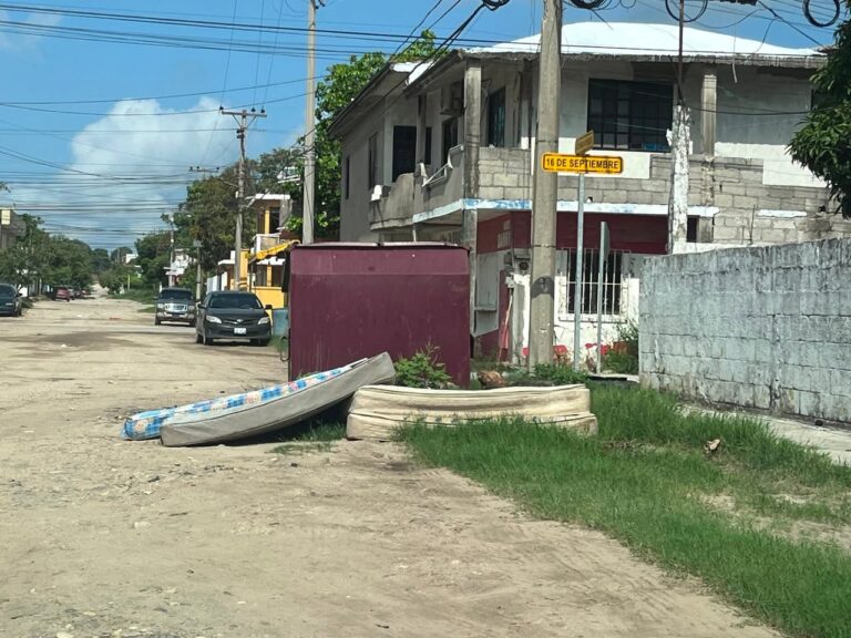 Abandonan el sueño en plena calle!