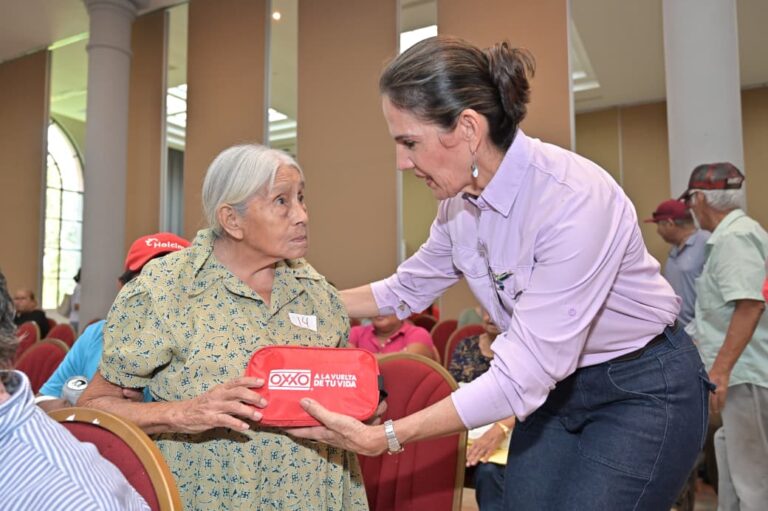 DIF Tampico, Fundación Ponte Oreja de MVS Radio y OXXO Beneficia a 120 Personas con Auxiliares Auditivos