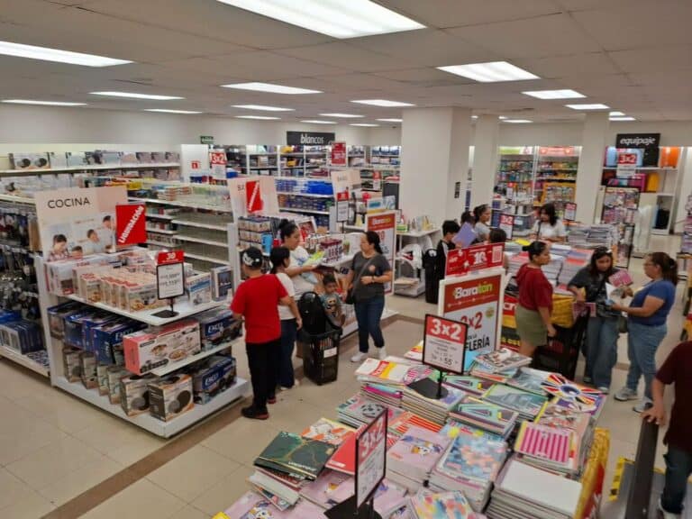 Papás arrancan con compra de útiles escolares ante incremento de precios