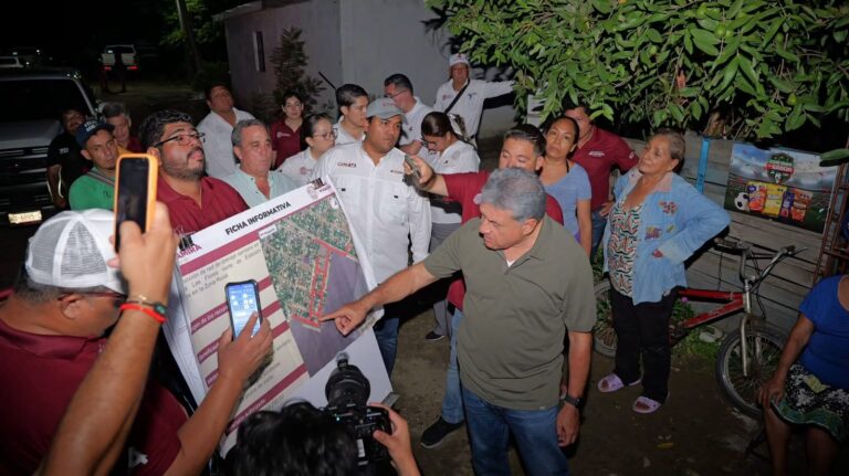 Mejora Armando Martínez condiciones de vida en la zona rural